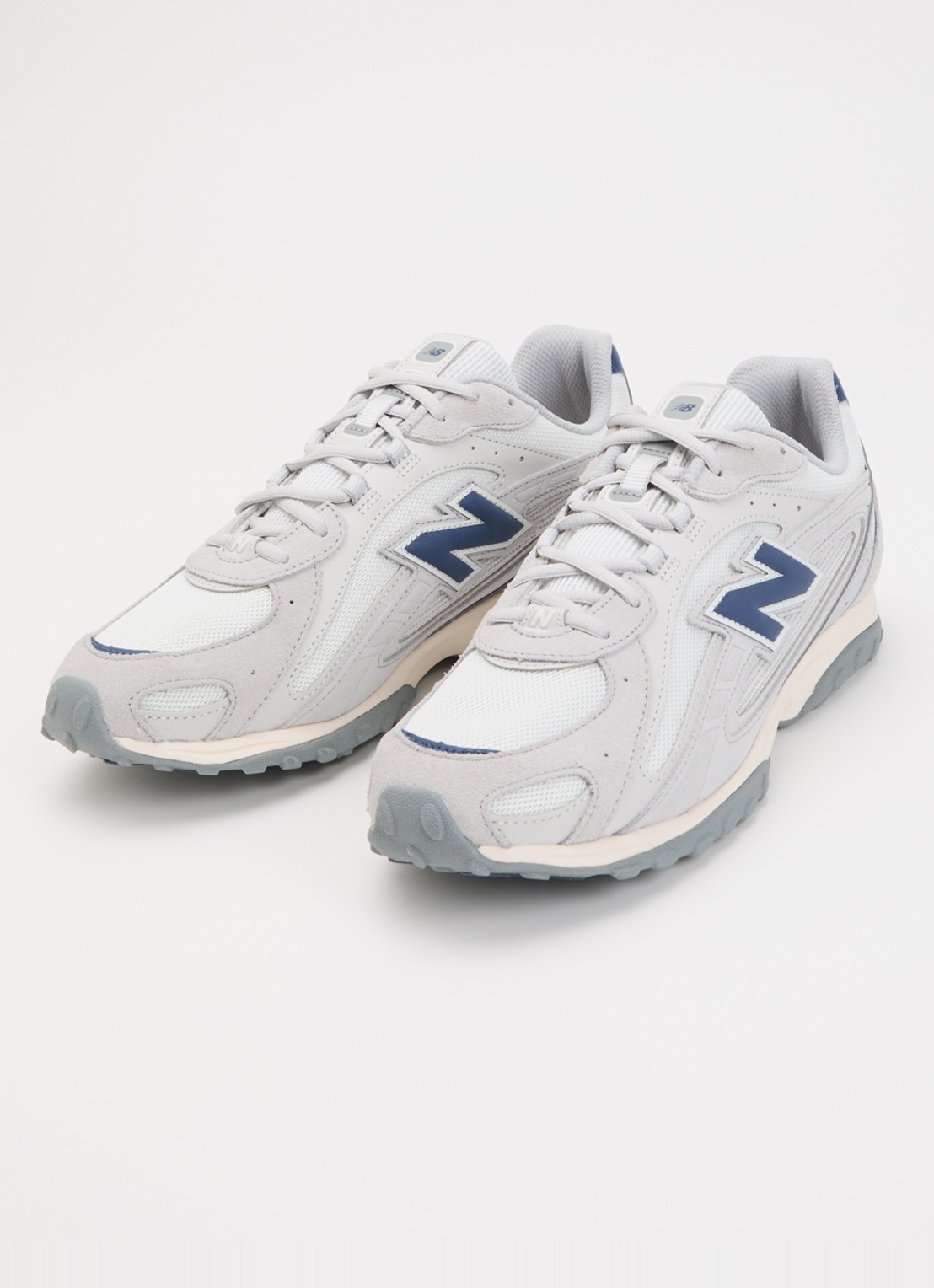 New Balance 204L sneaker met mesh details - detail grijs