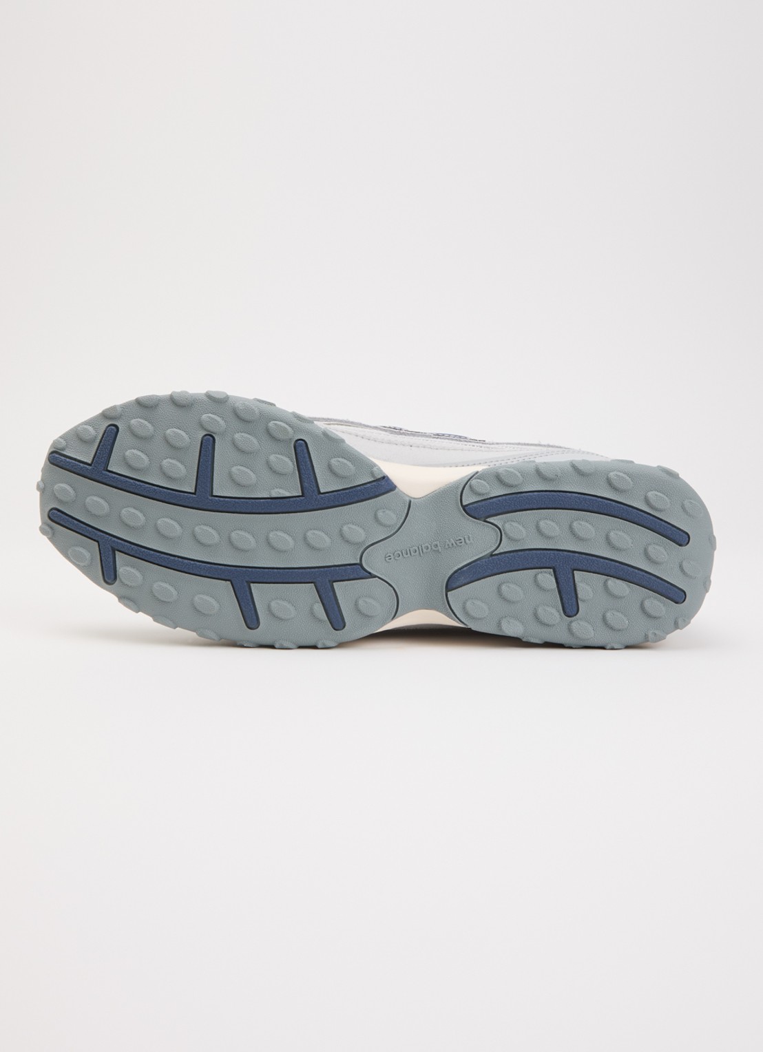 New Balance 204L sneaker met mesh details - detail 3 grijs