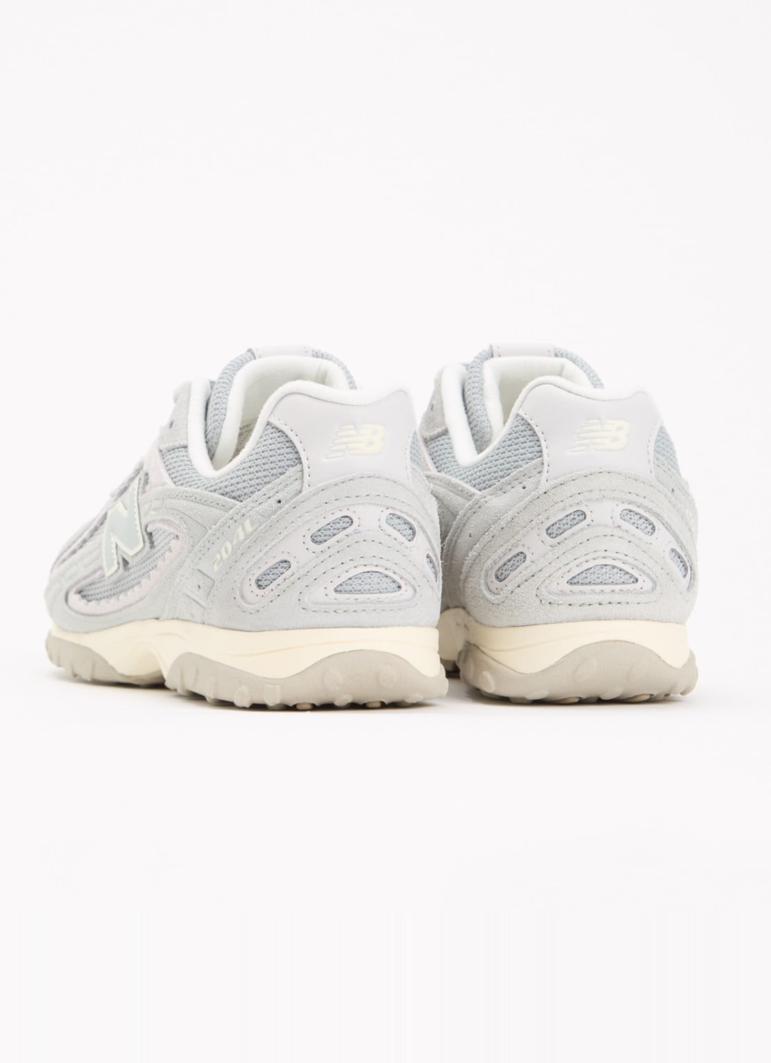 New Balance 204L sneaker van mesh met details van suède - achterkant lichtgrijs