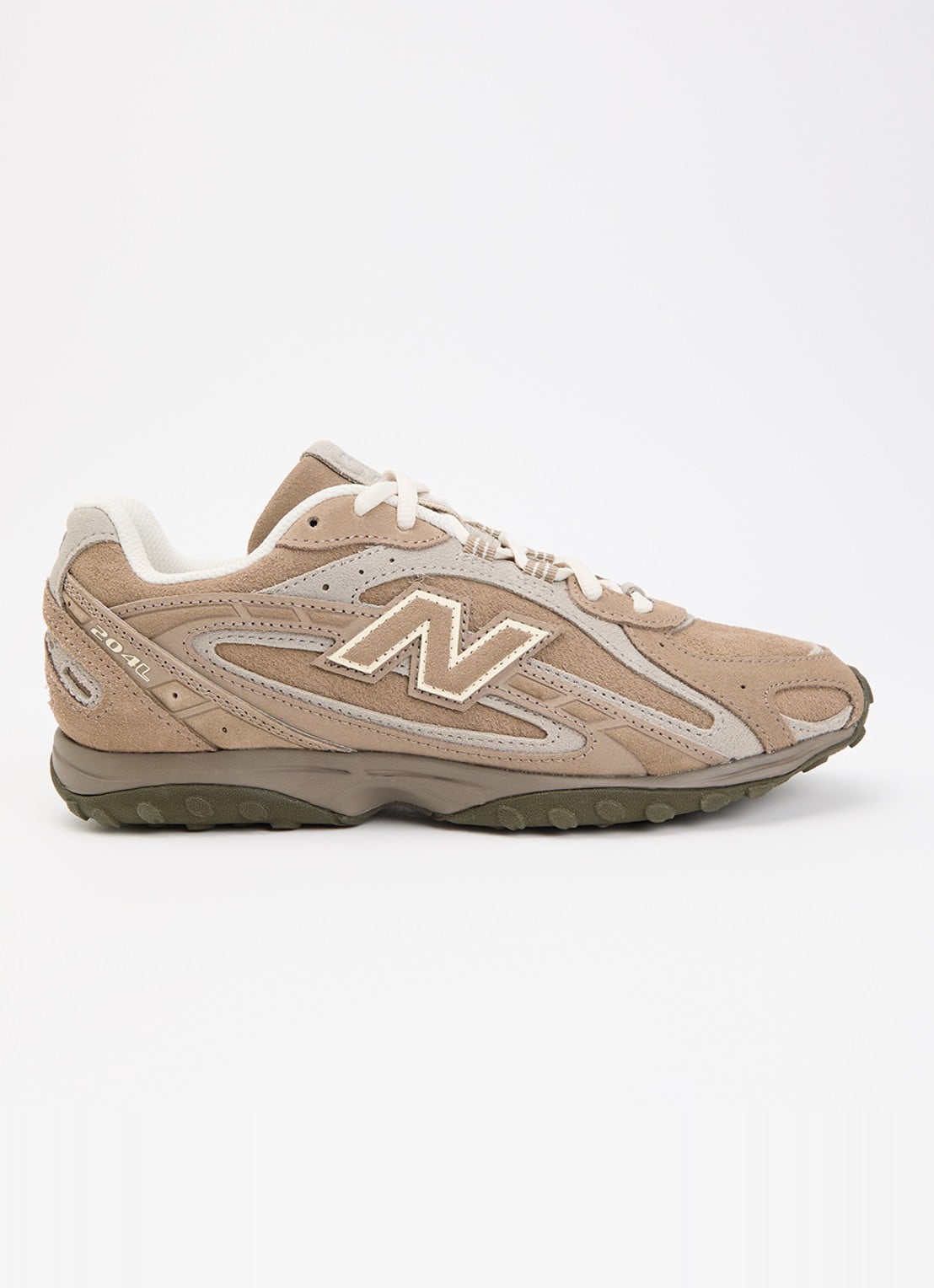 New Balance 204L sneaker van suède - voorkant lichtbruin