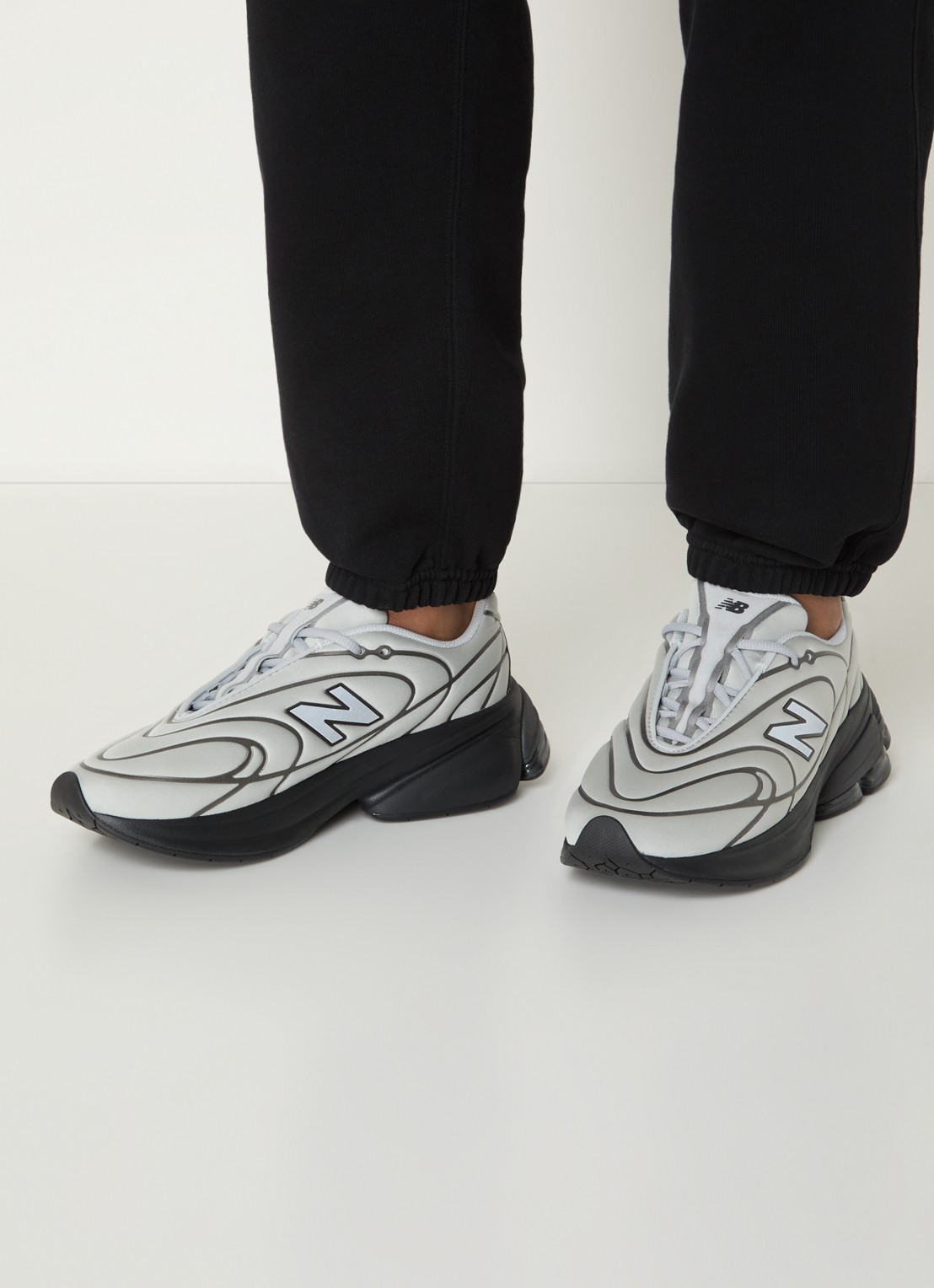 New Balance 5030 sneaker met logo - voorkant 3 grijs