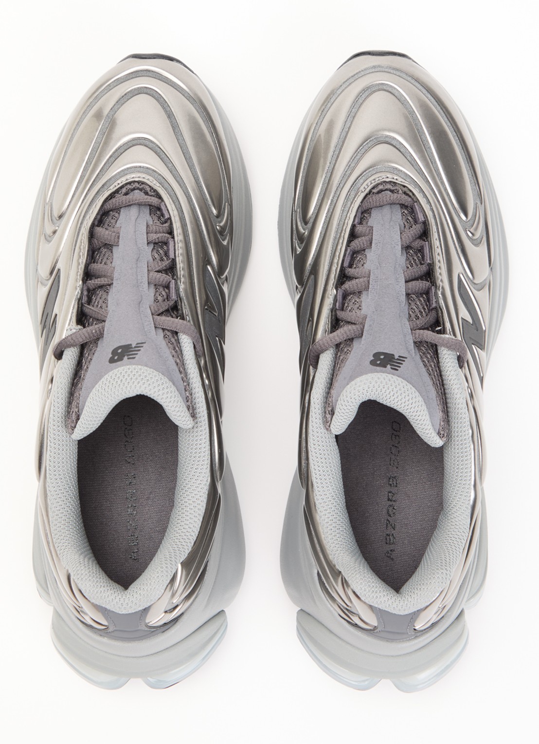 New Balance 5030 sneaker met metallic finish - detail 4 donkergrijs
