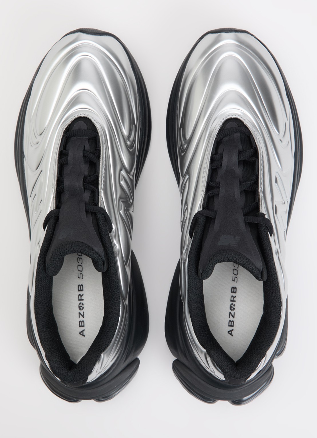New Balance 5030 sneaker met metallic finish - detail 3 zilver