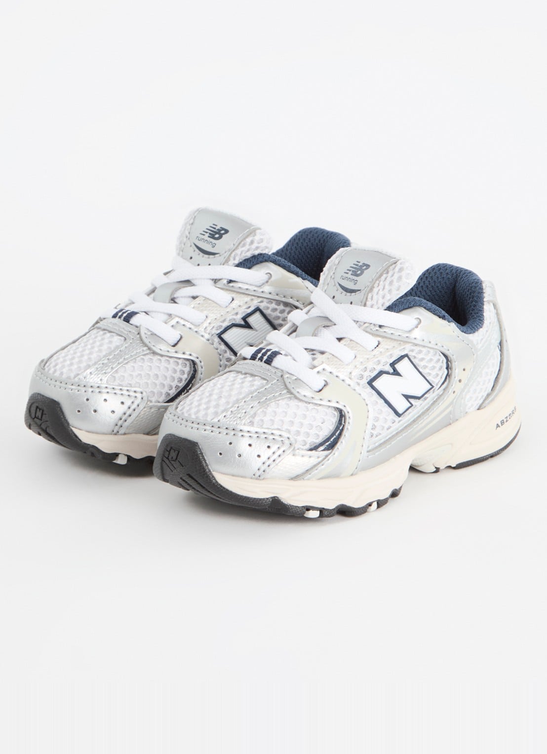 New Balance 530 sneaker met mesh details - voorkant 2 lichtgrijs