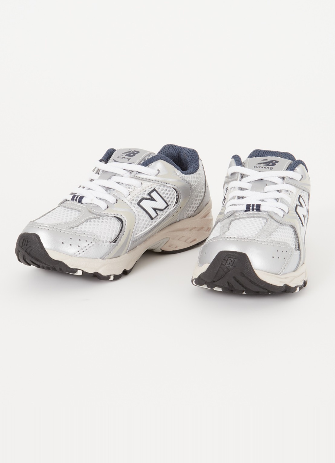 New Balance 530 sneaker met mesh details - voorkant 4 lichtgrijs
