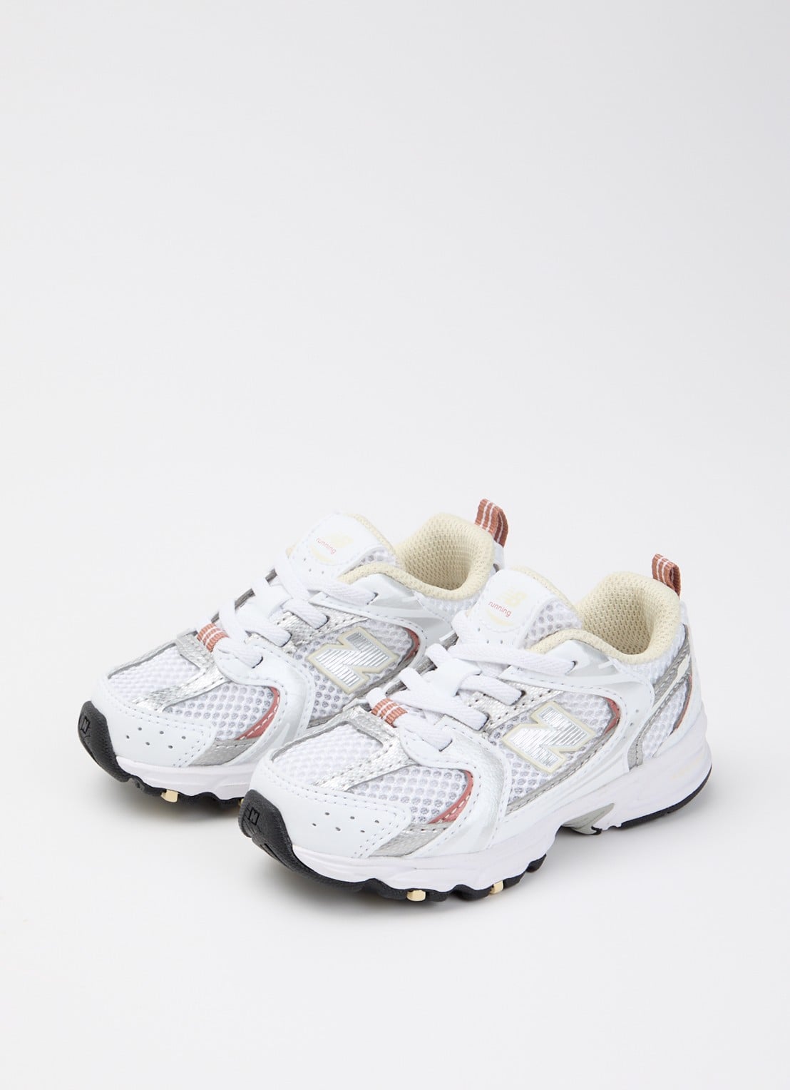 New Balance 530 sneaker met mesh details - voorkant 2 wit