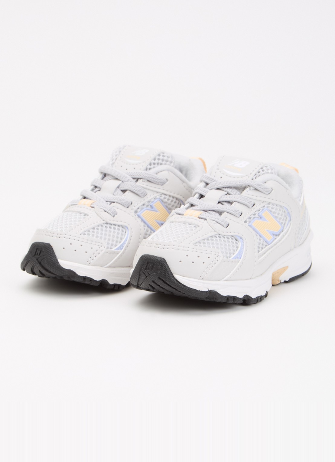 New Balance 530 sneaker met mesh details - voorkant 3 lichtgrijs
