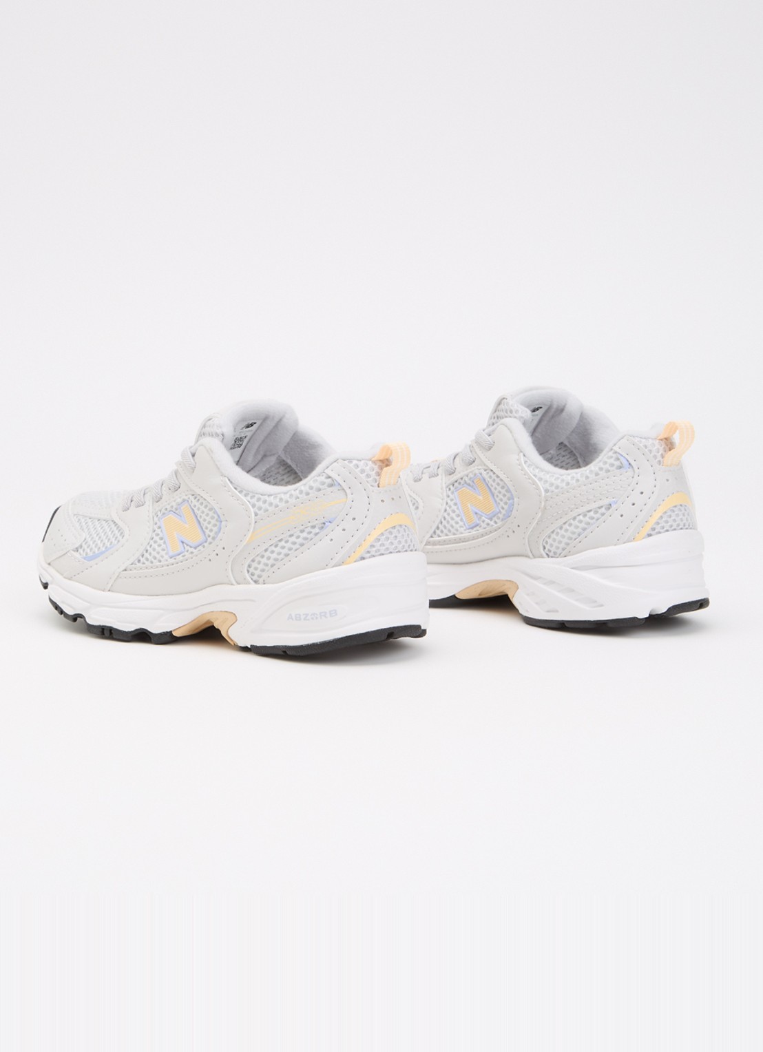 New Balance 530 sneaker met mesh details - achterkant 3 lichtgrijs