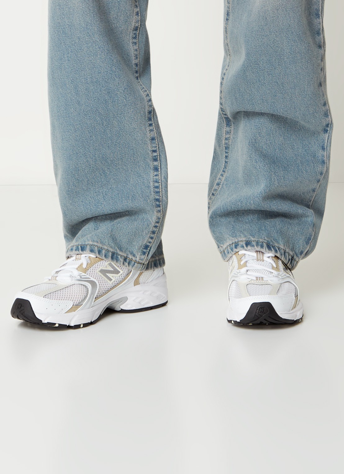 New Balance 530 sneaker van met mesh details - voorkant 3 wit