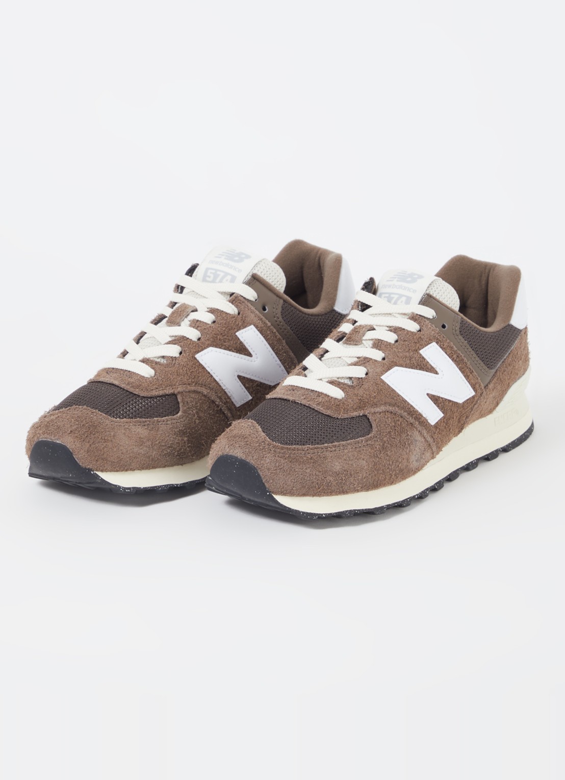 New Balance 574 sneaker van suède met mesh details - detail 3 bruin