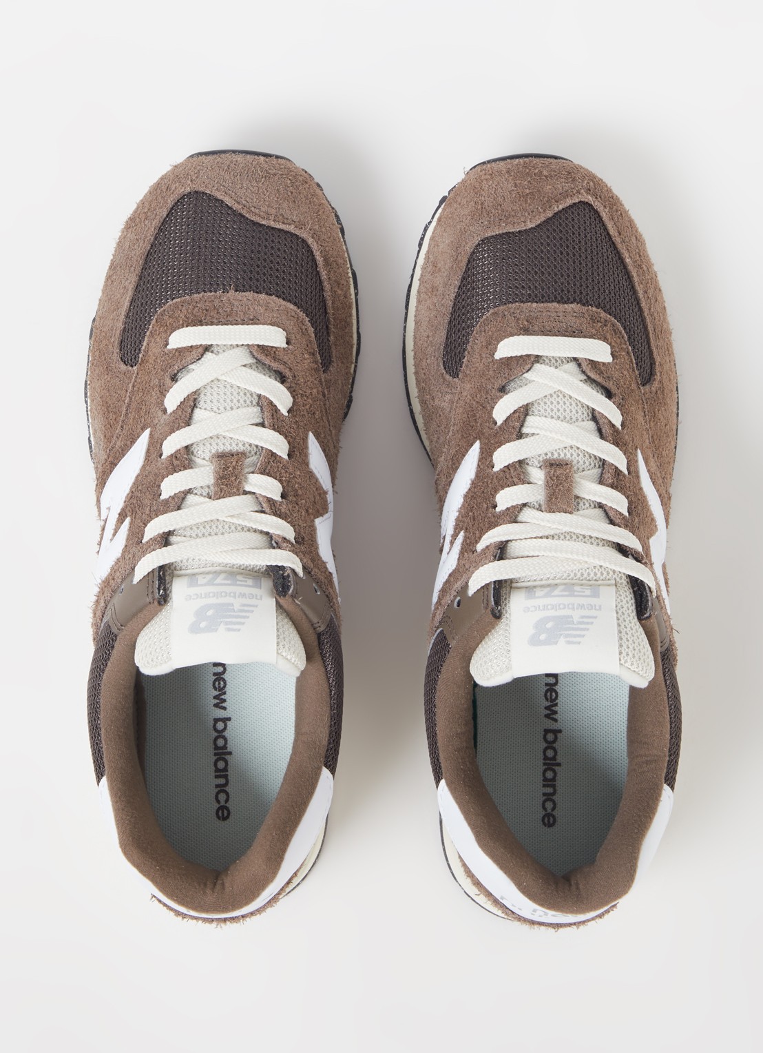 New Balance 574 sneaker van suède met mesh details - detail 4 bruin