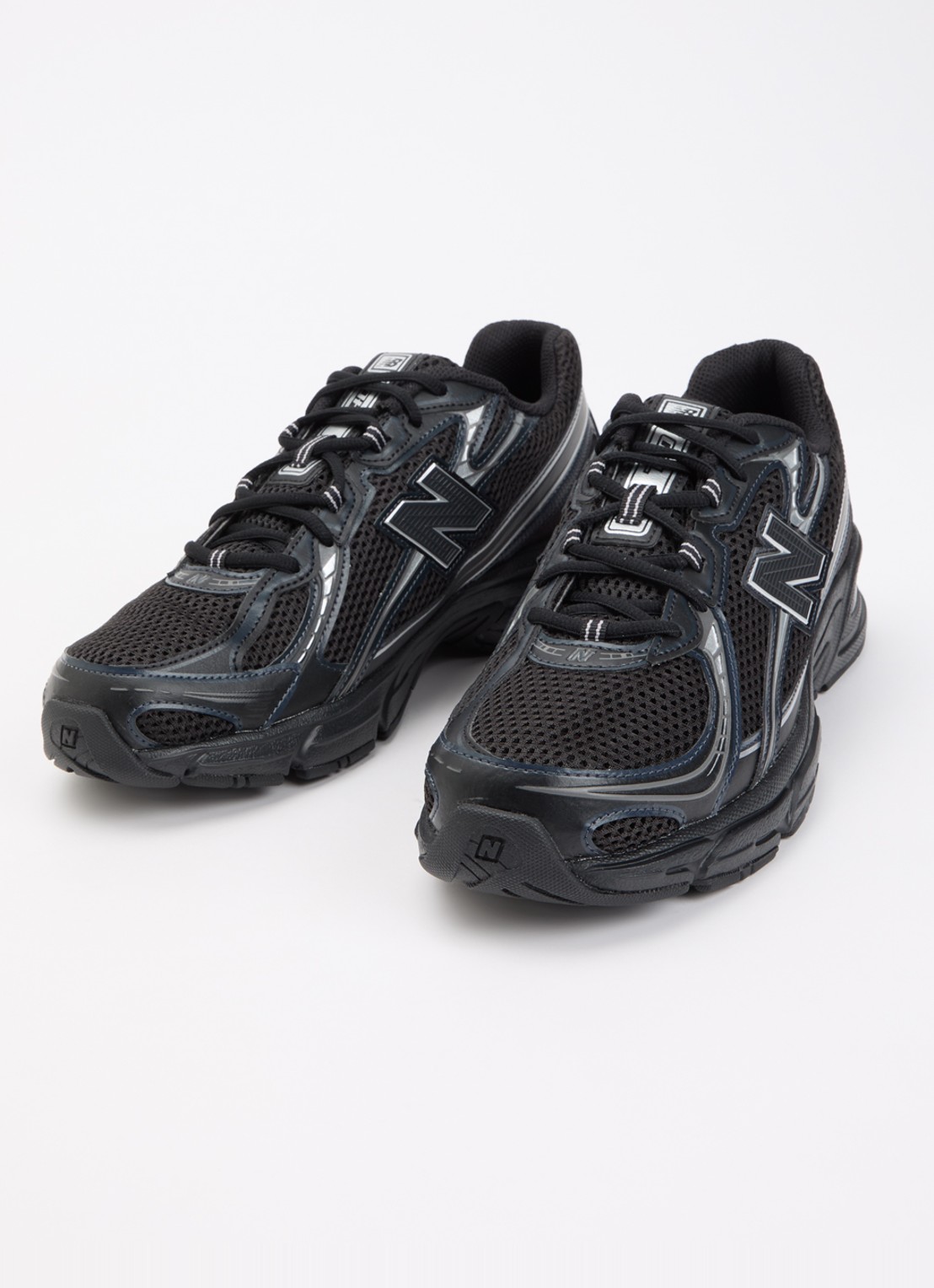 New Balance 740 sneaker met details van mesh met logo  - detail zwart