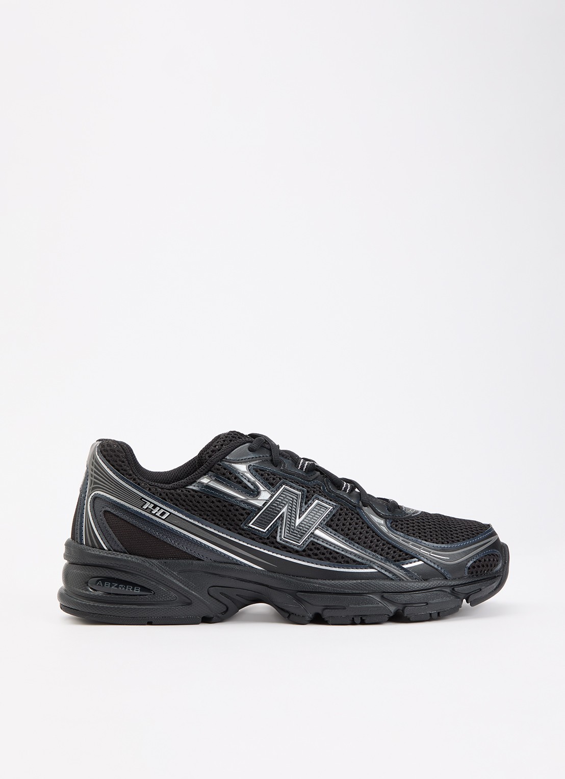 New Balance 740 sneaker met details van mesh met logo  - voorkant 4 zwart