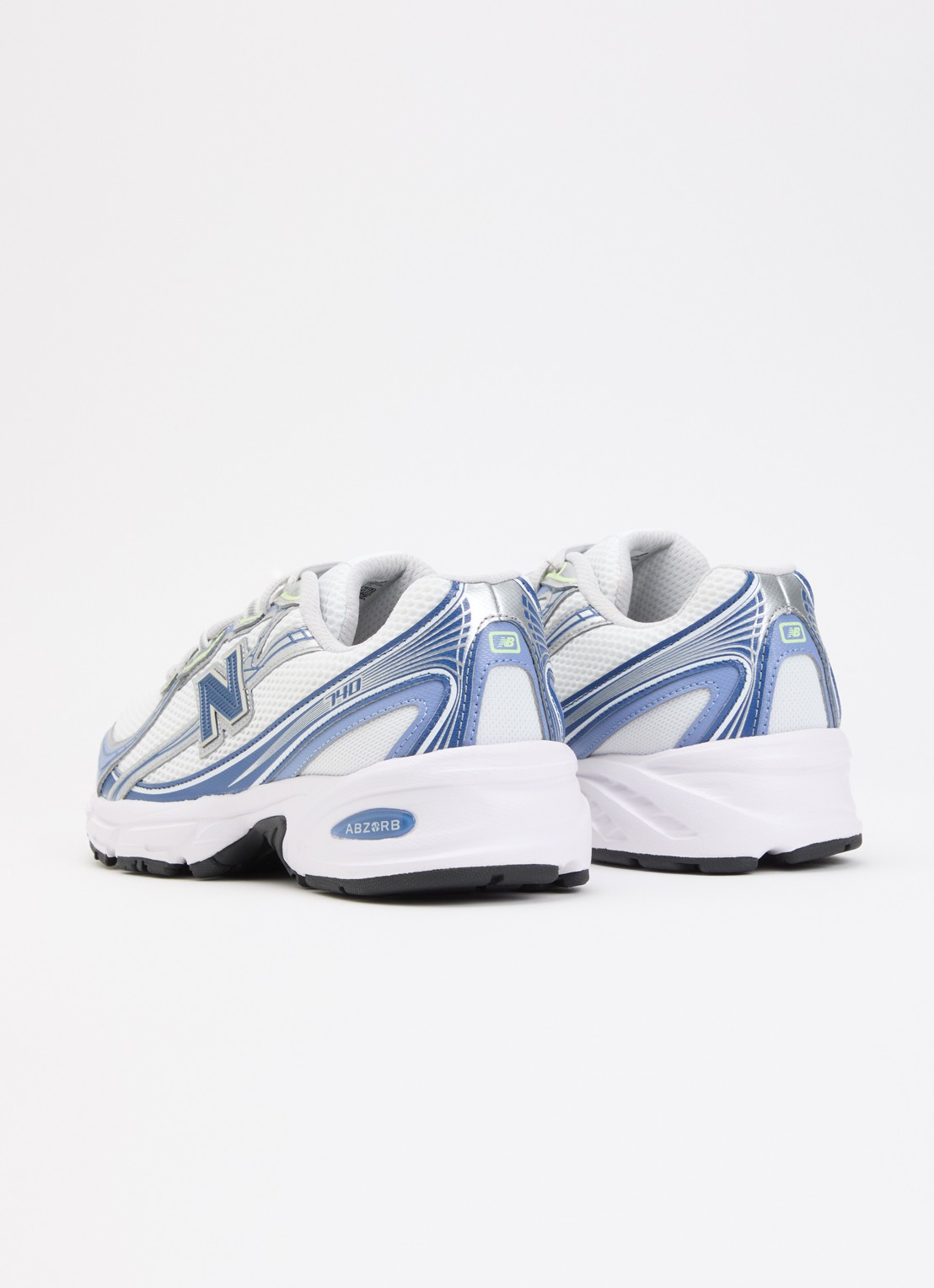 New Balance 740 sneaker met logo  - achterkant blauw