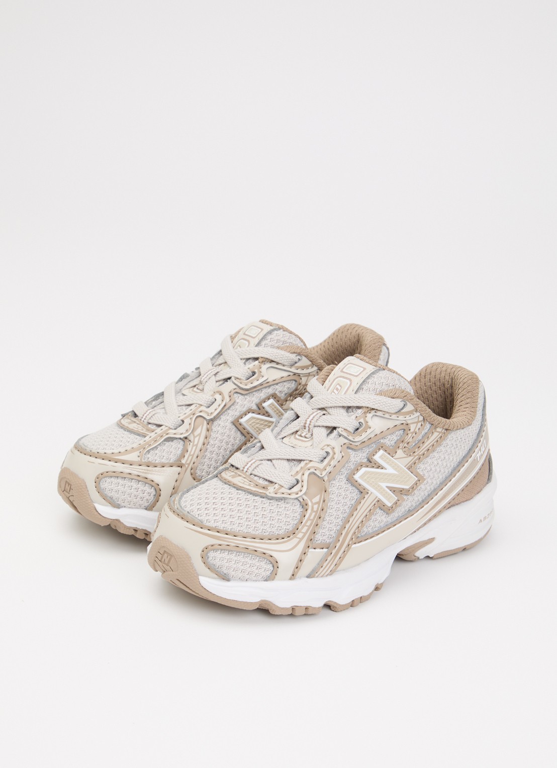 New Balance 740 sneaker met logo  - voorkant 2 beige