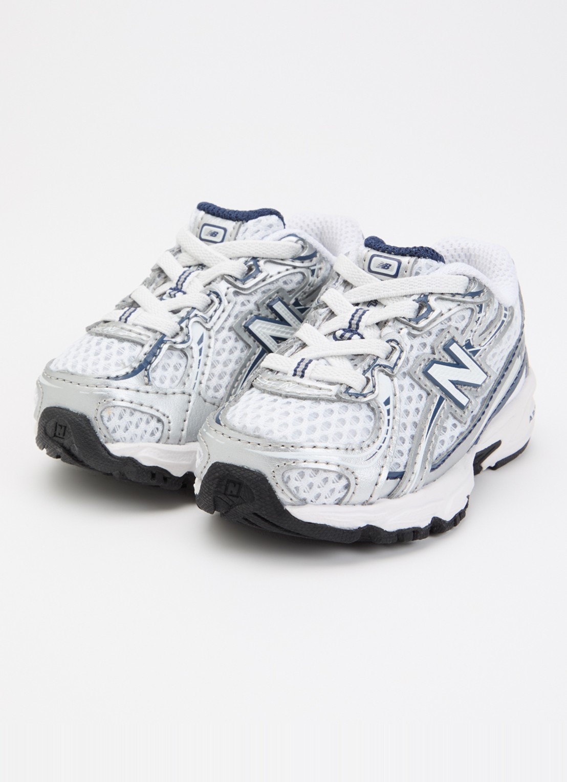 New Balance 740 sneaker met mesh details - voorkant 2 donkerblauw