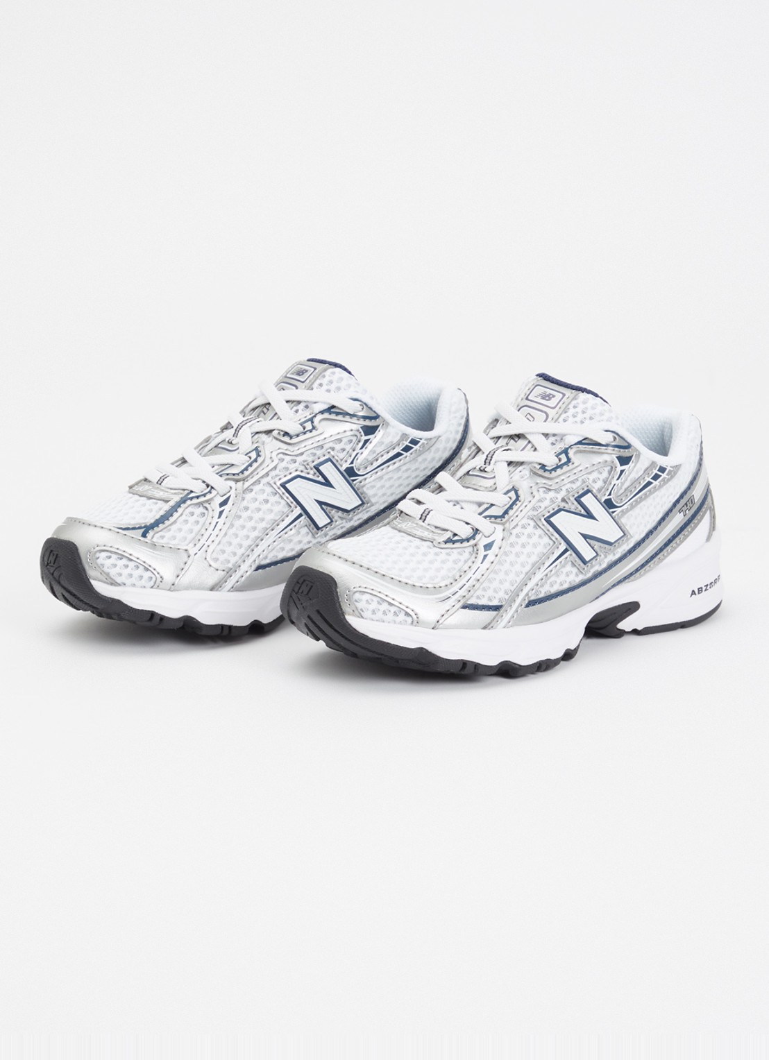 New Balance 740 sneaker met mesh details - voorkant 2 zilver