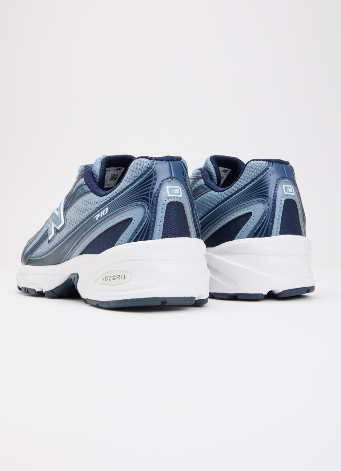 New Balance 740 sneaker met mesh details - achterkant petrol
