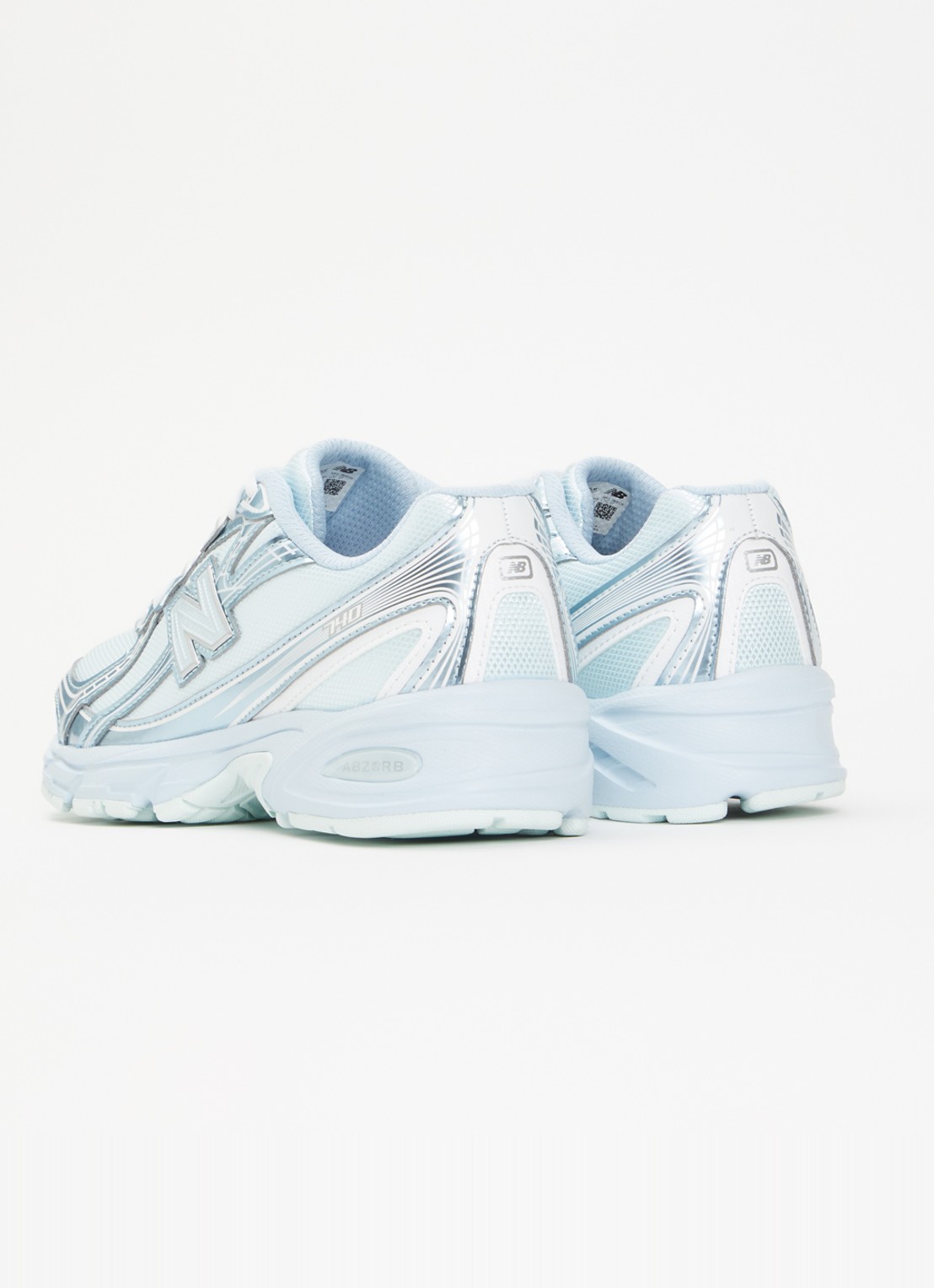 New Balance 740 sneaker met metallic finish - achterkant lichtblauw