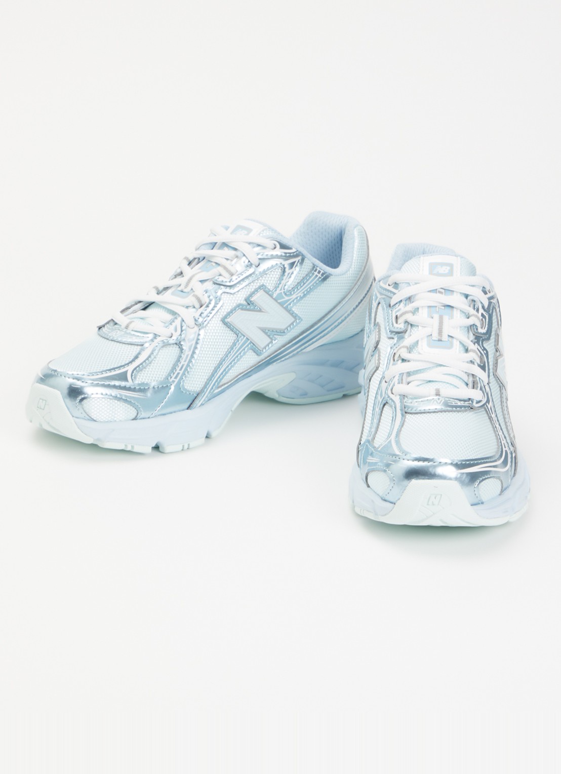 New Balance 740 sneaker met metallic finish - detail 3 lichtblauw