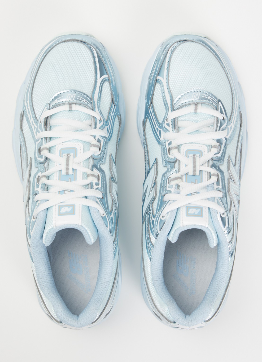 New Balance 740 sneaker met metallic finish - detail 4 lichtblauw