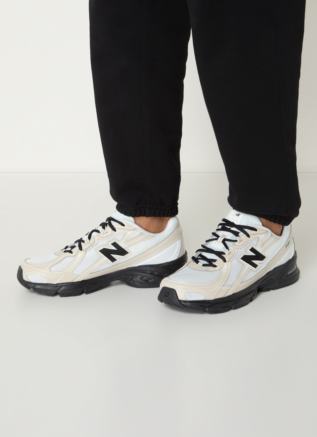 New Balance 740 sneaker van mesh met logo - voorkant 2 wit