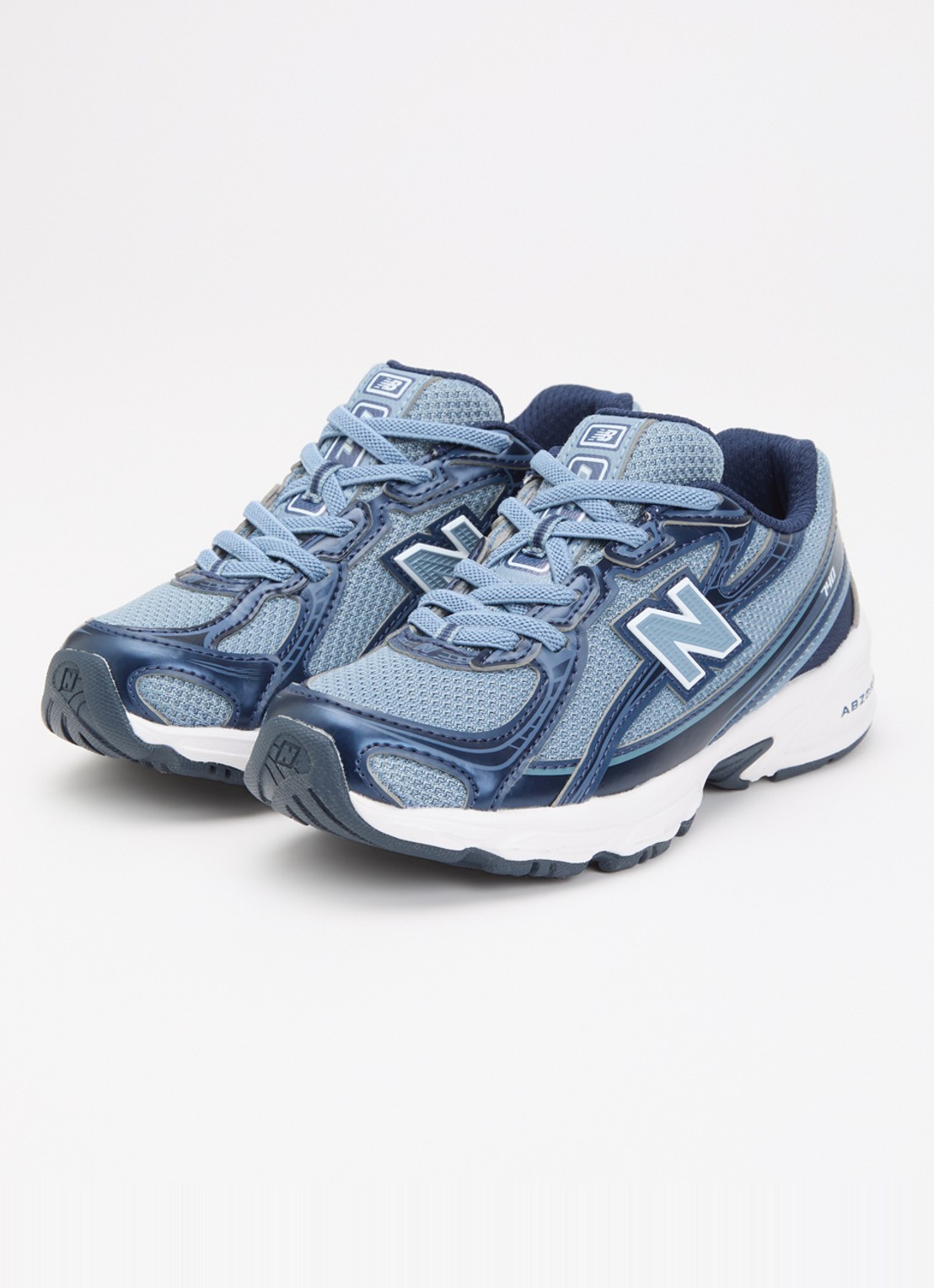 New Balance 740 sneaker van mesh met logo - voorkant 2 lichtblauw