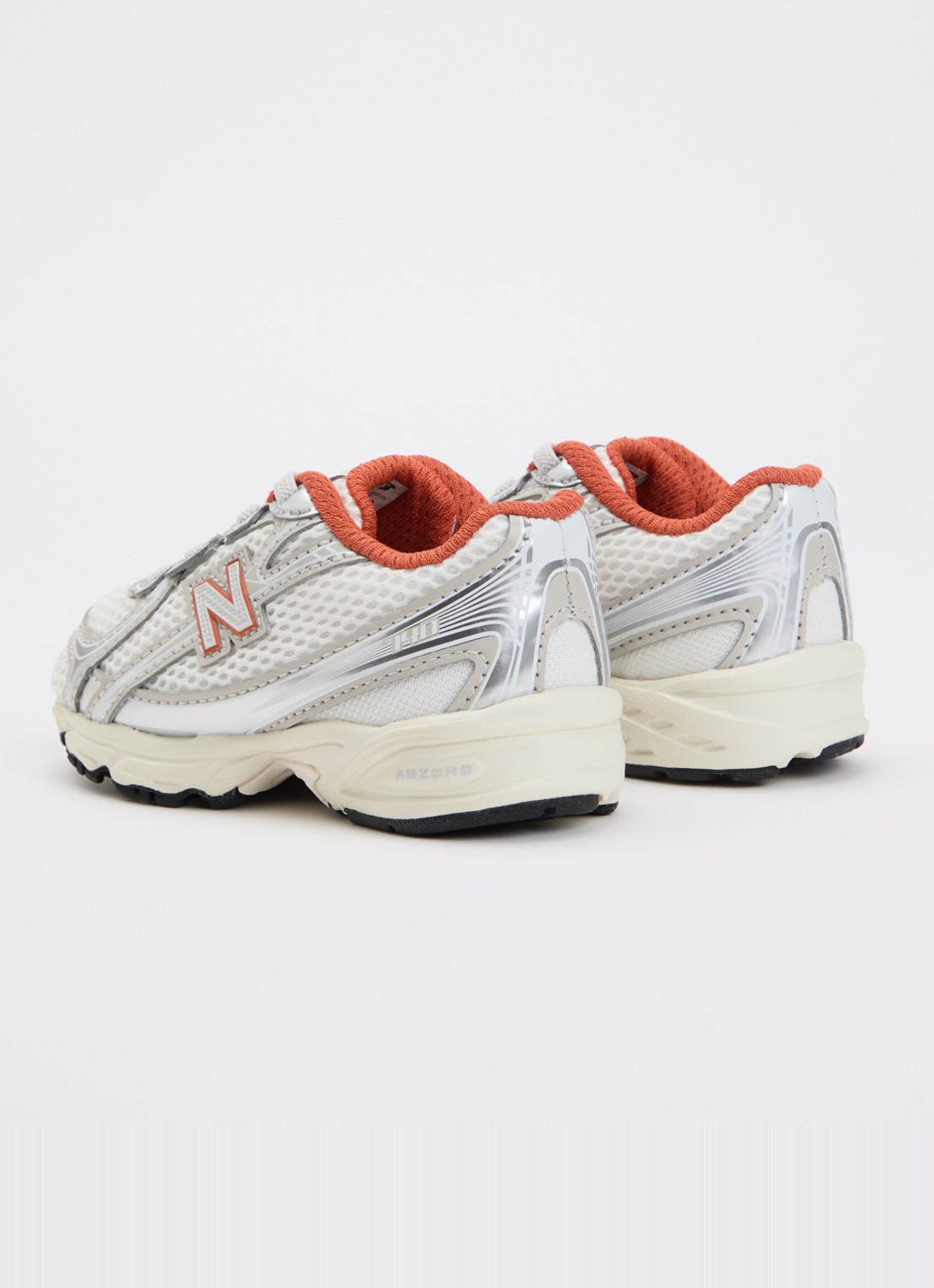 New Balance 740 sneaker van mesh met metallic details - achterkant oranjerood