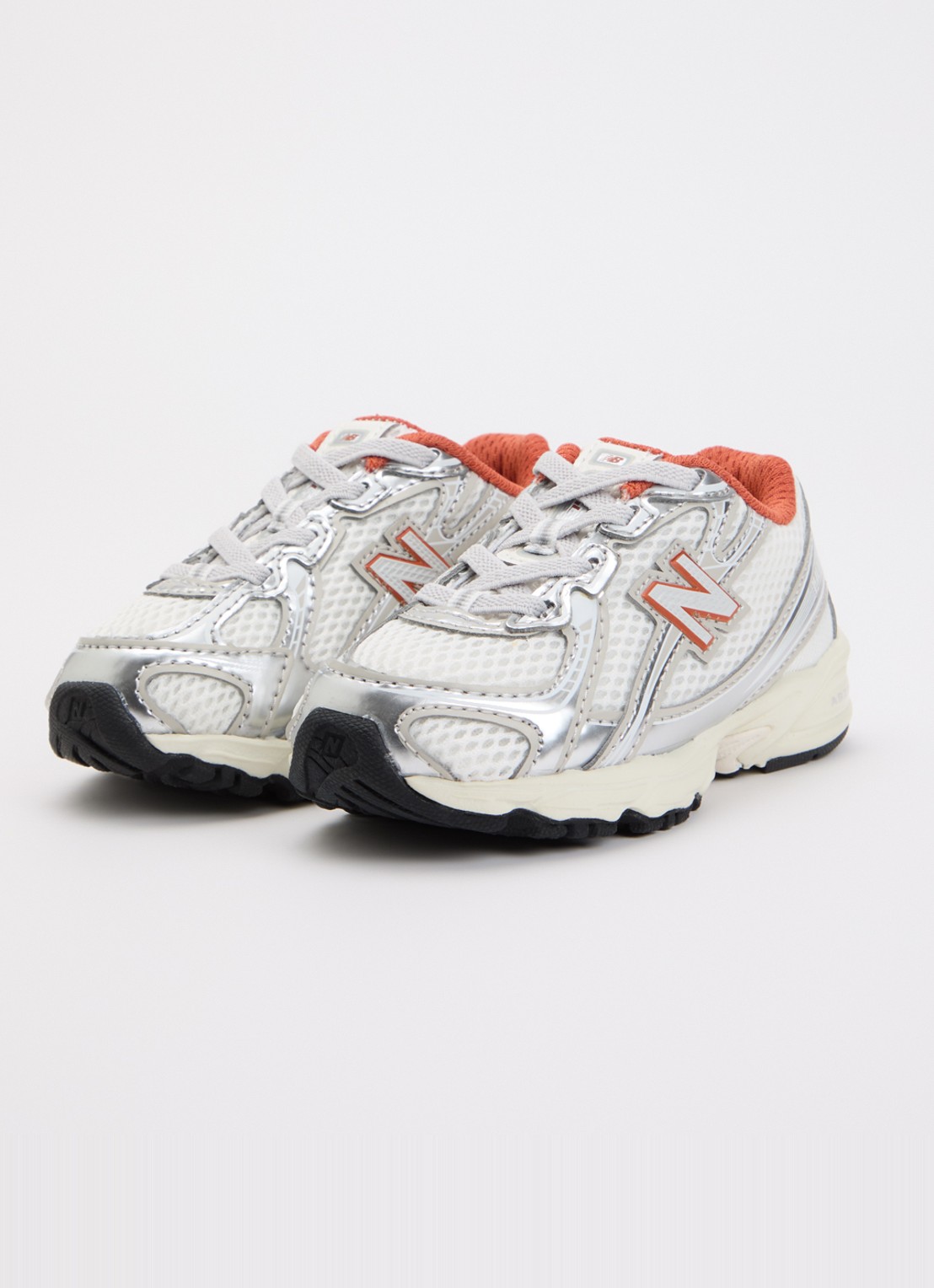 New Balance 740 sneaker van mesh met metallic details - voorkant 4 oranjerood