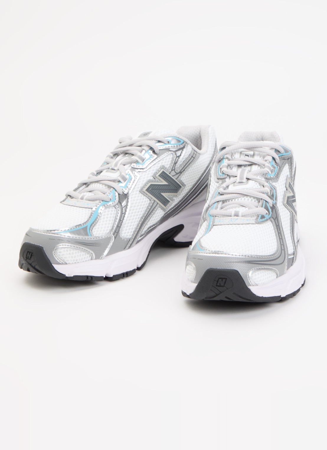 New Balance 740 sneaker van mesh met metallic finish - detail 2 lichtgrijs