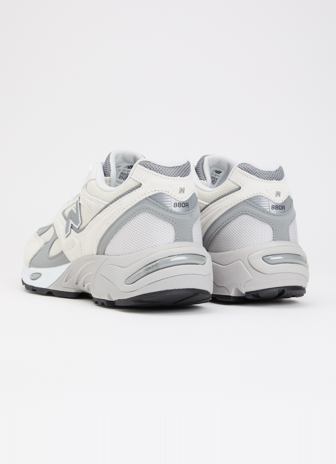 New Balance 880R sneaker met details van suède - achterkant 5 gebroken wit