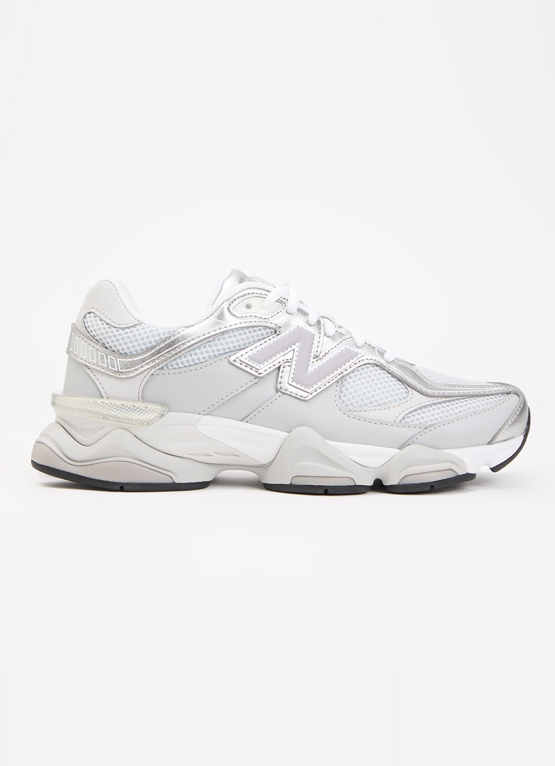 New Balance 9060 sneaker met leren details - voorkant 5 grijs