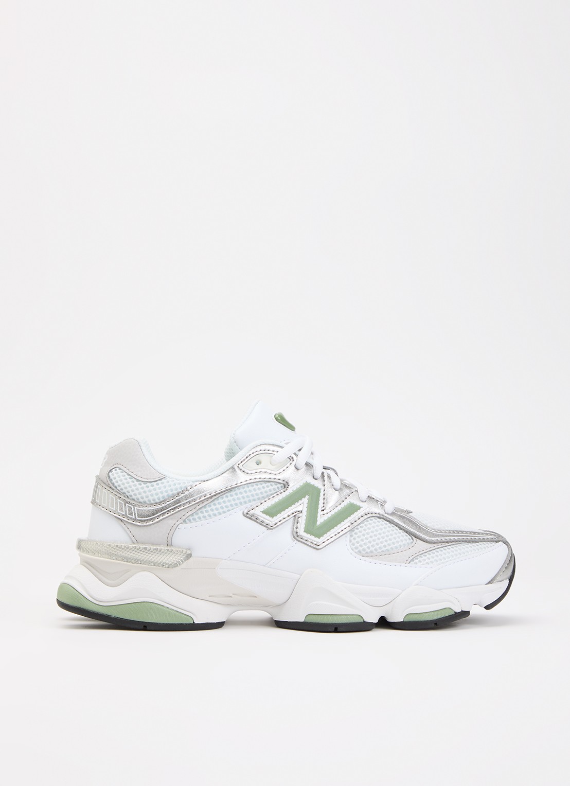 New Balance 9060 sneaker met mesh details en logo  - voorkant groen