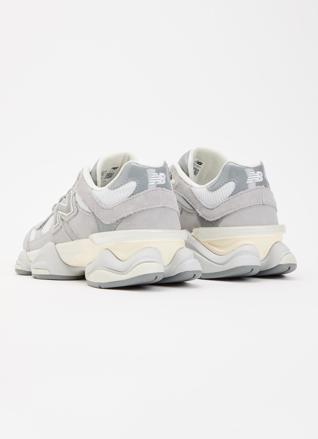New Balance 9060 sneaker met mesh details - achterkant grijs
