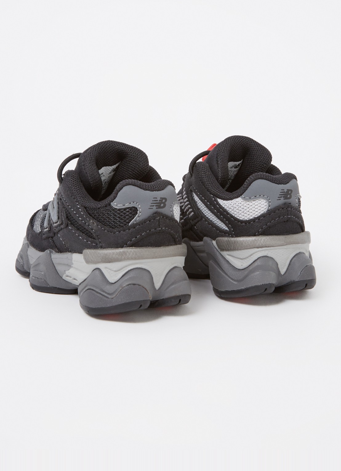 New Balance 9060 sneaker met mesh details - achterkant zwart