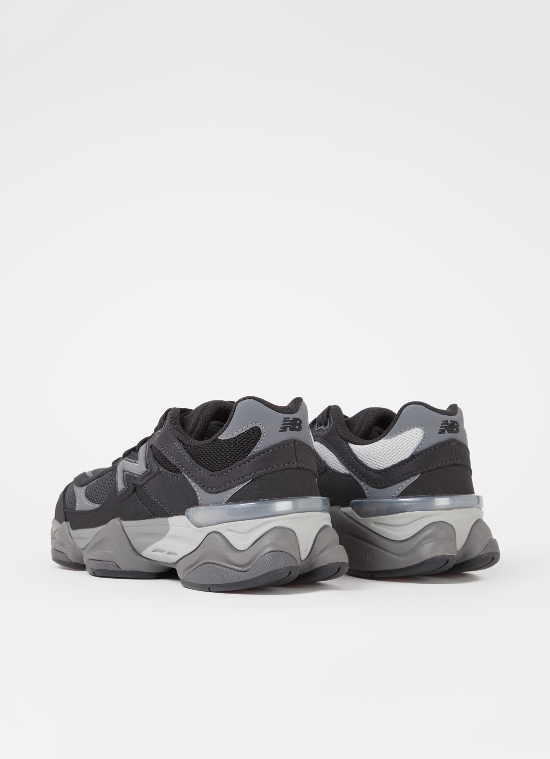 New Balance 9060 sneaker met mesh details - achterkant zwart