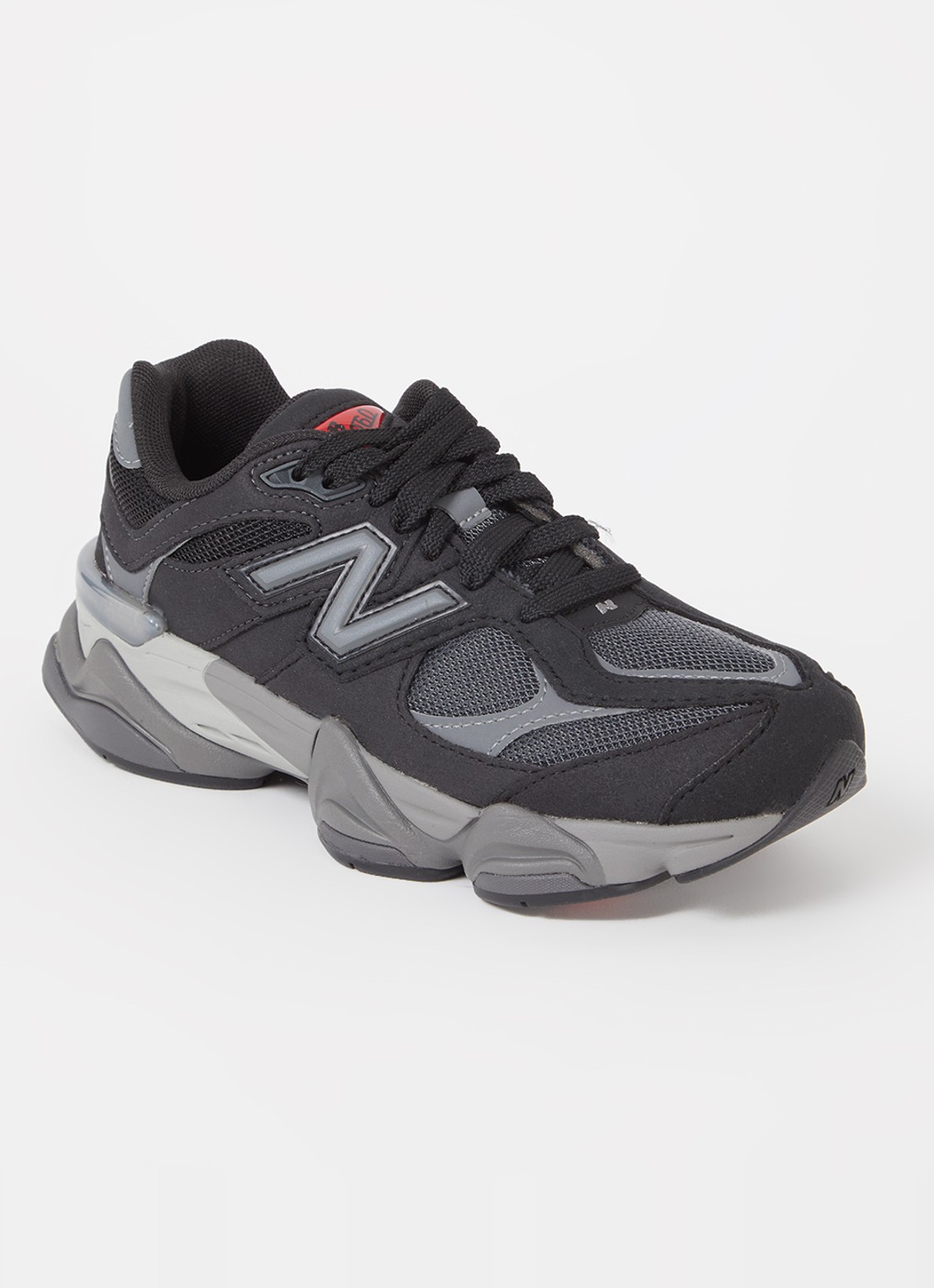 New Balance 9060 sneaker met mesh details - voorkant 2 zwart