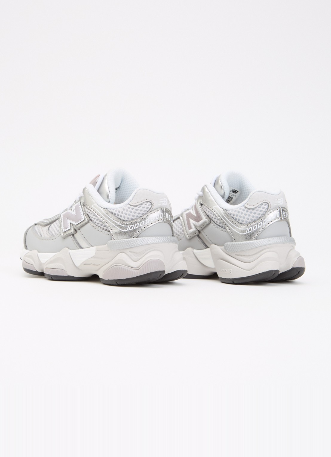 New Balance 9060 sneaker met mesh details - achterkant 2 grijs