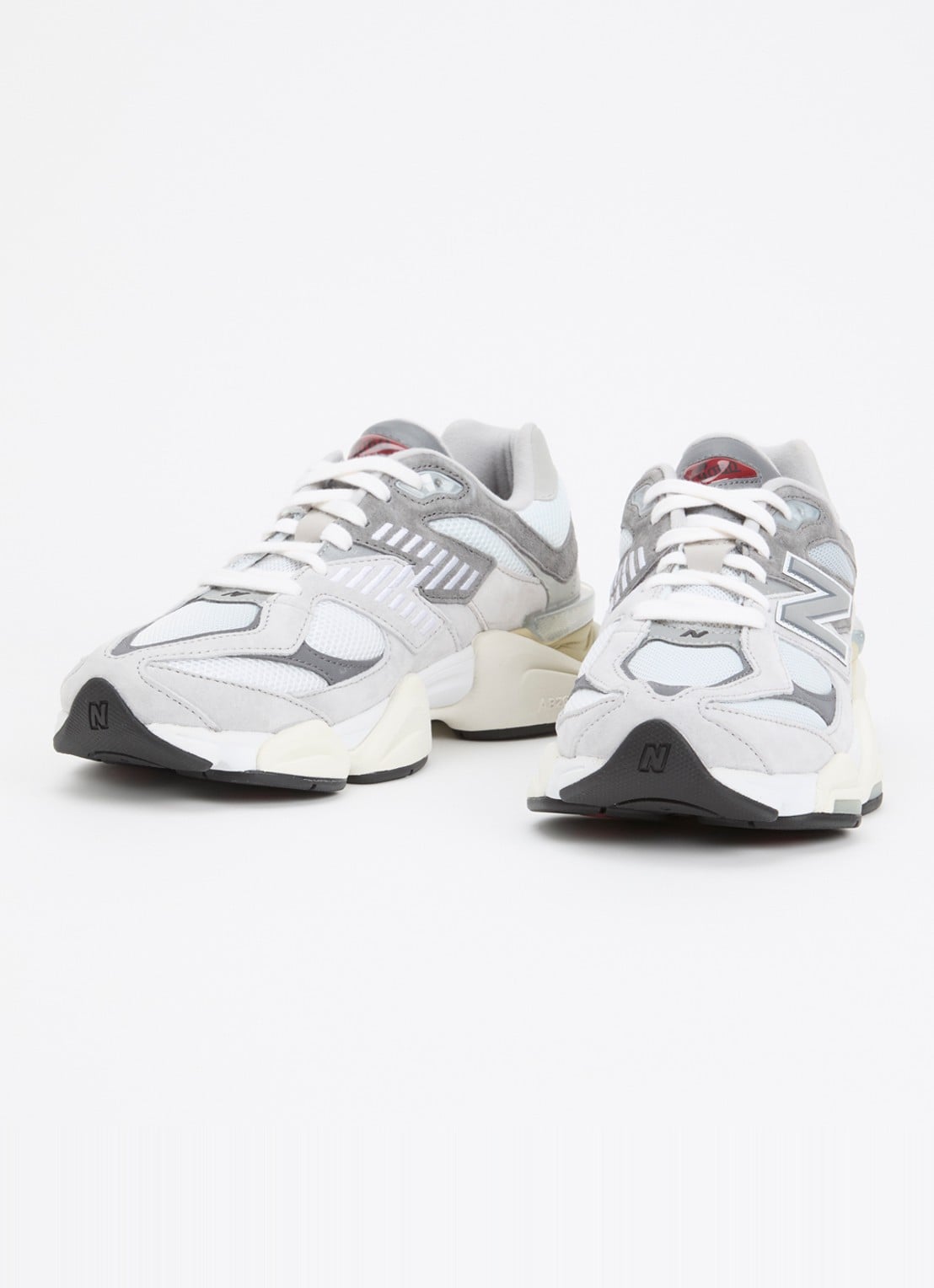 New Balance 9060 sneaker met mesh en suède details - detail 3 lichtgrijs