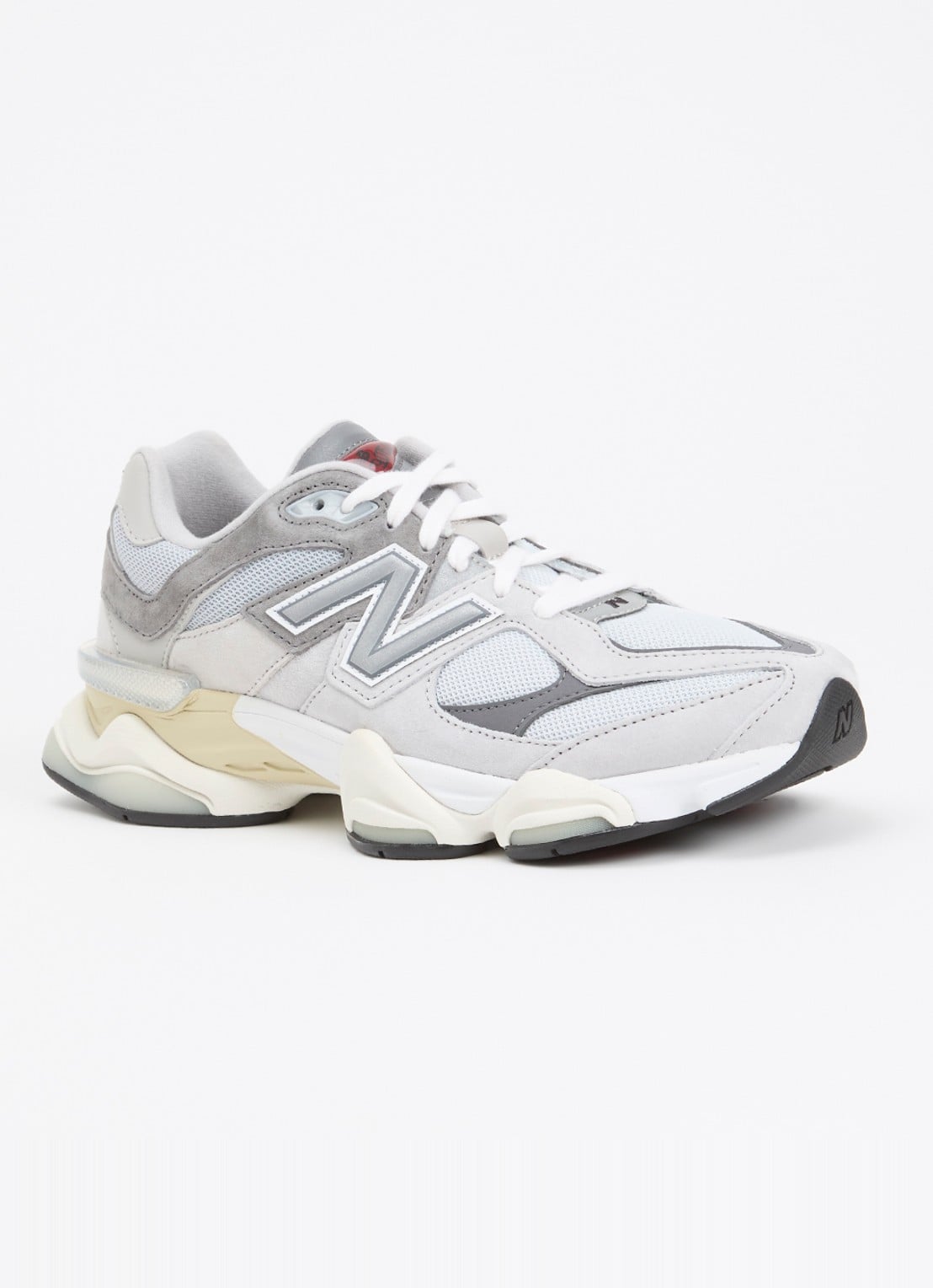 New Balance 9060 sneaker met mesh en suède details - voorkant lichtgrijs