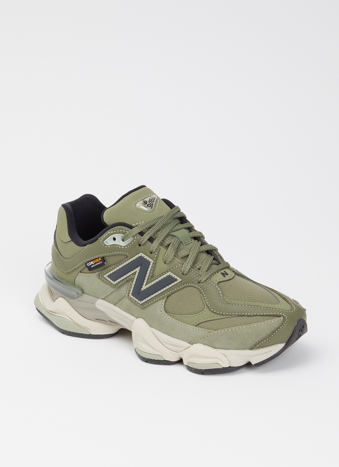 New Balance 9060 sneaker met mesh en suède details - voorkant legergroen