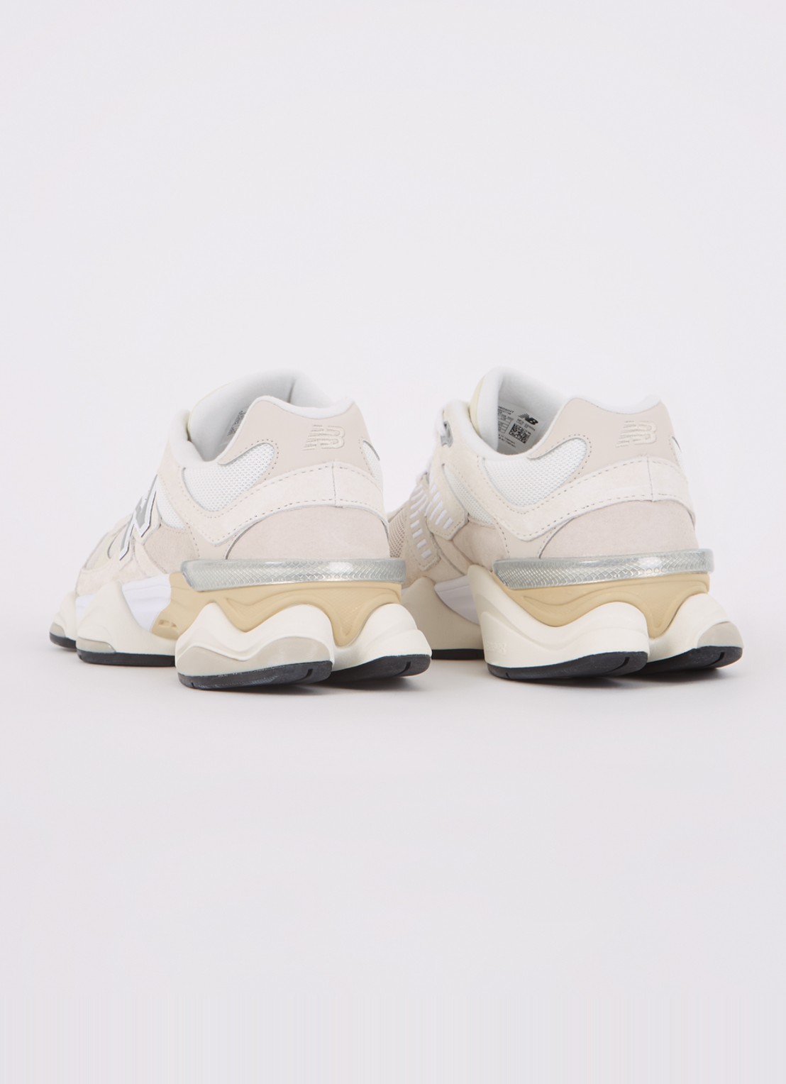 New Balance 9060 sneaker met suède details - achterkant creme