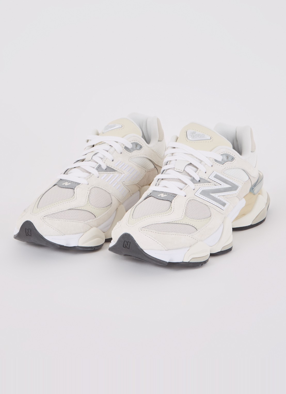 New Balance 9060 sneaker met suède details - detail 2 creme