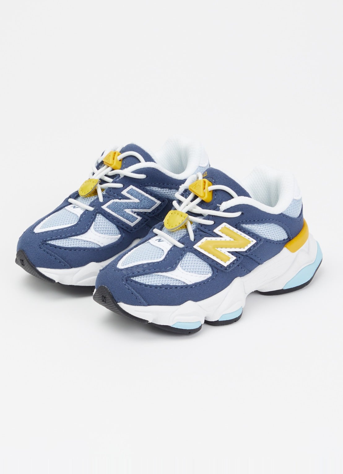 New Balance 9060 sneaker met suède details - voorkant 4 indigo