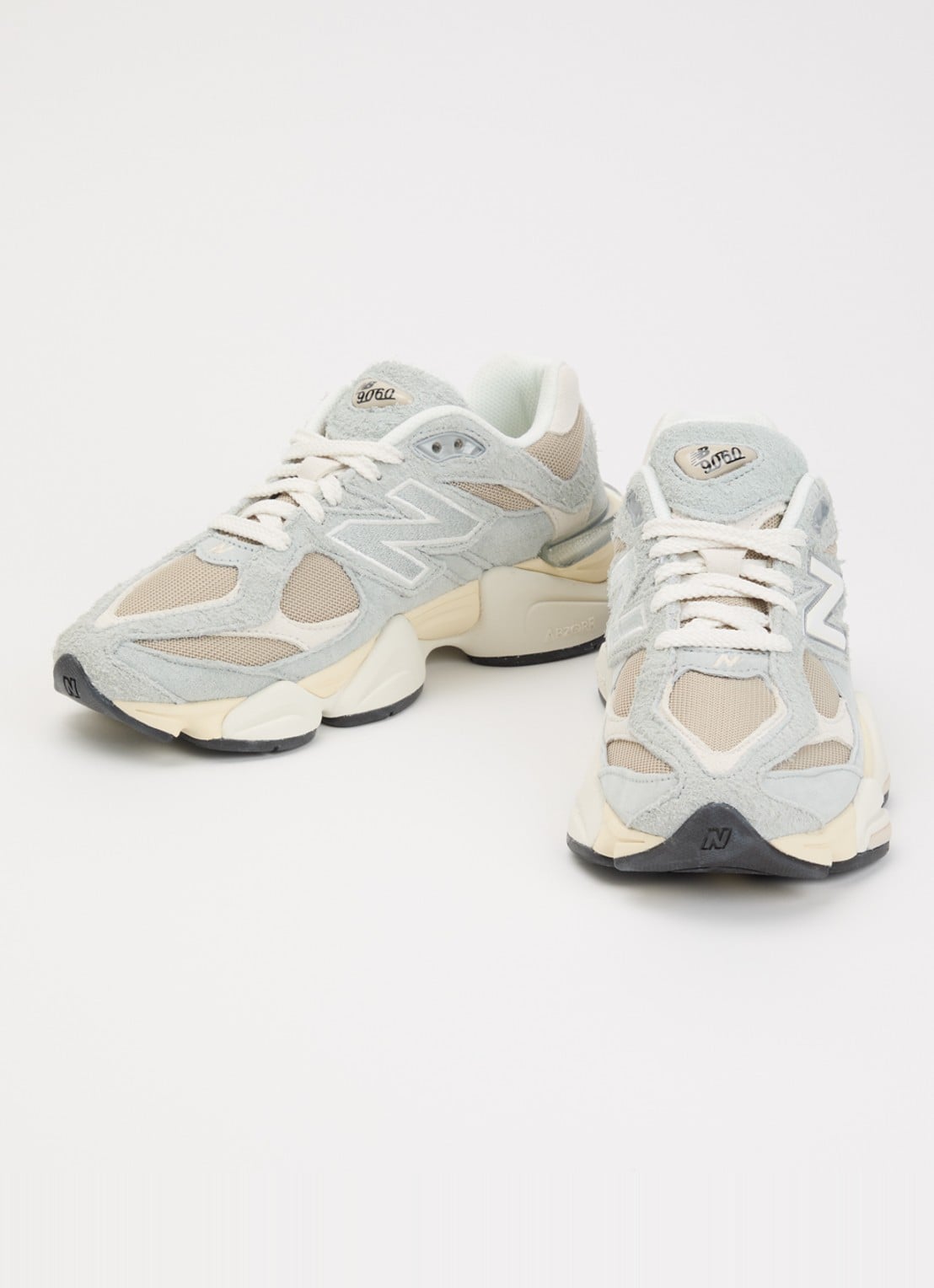 New Balance 9060 sneaker van mesh met logo - detail 3 beige