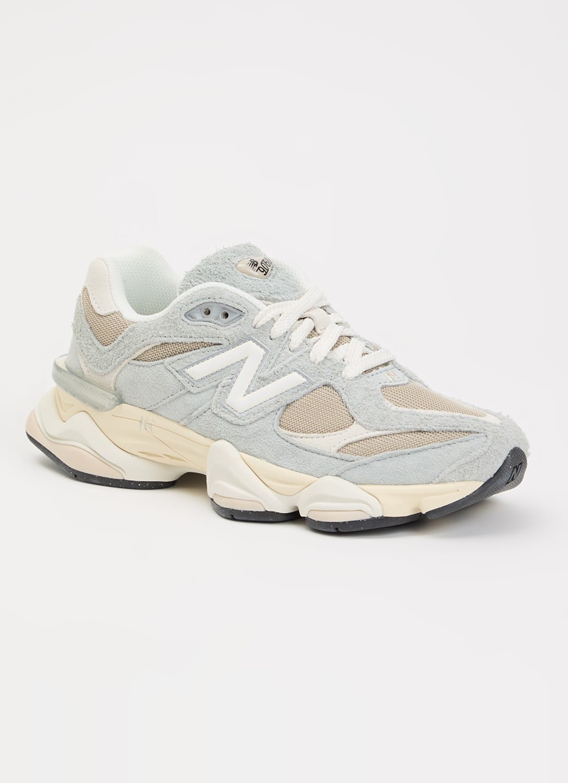 New Balance 9060 sneaker van mesh met logo - voorkant 2 beige