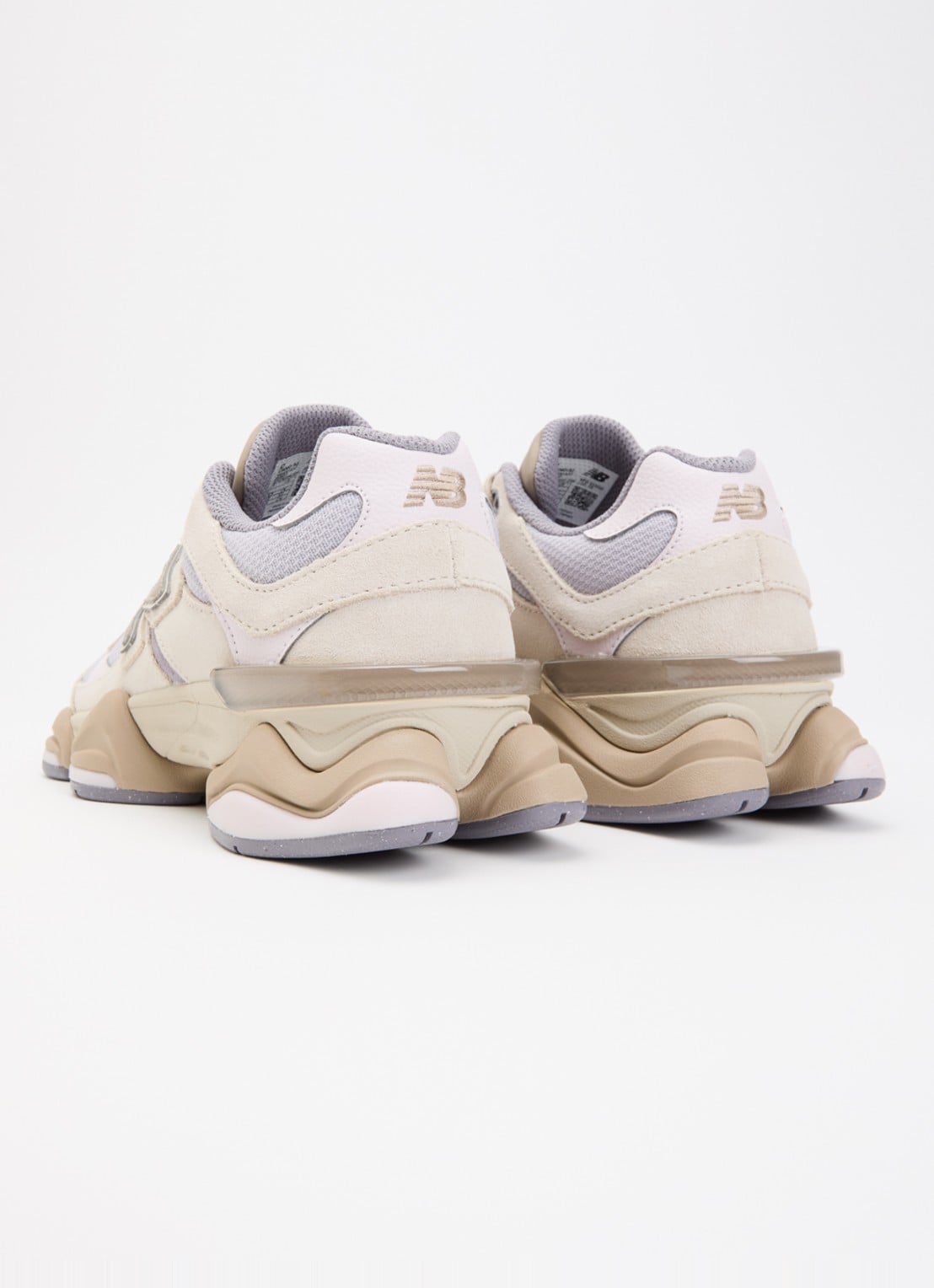 New Balance 9060 sneaker van mesh met suède details - achterkant 5 donkerbeige