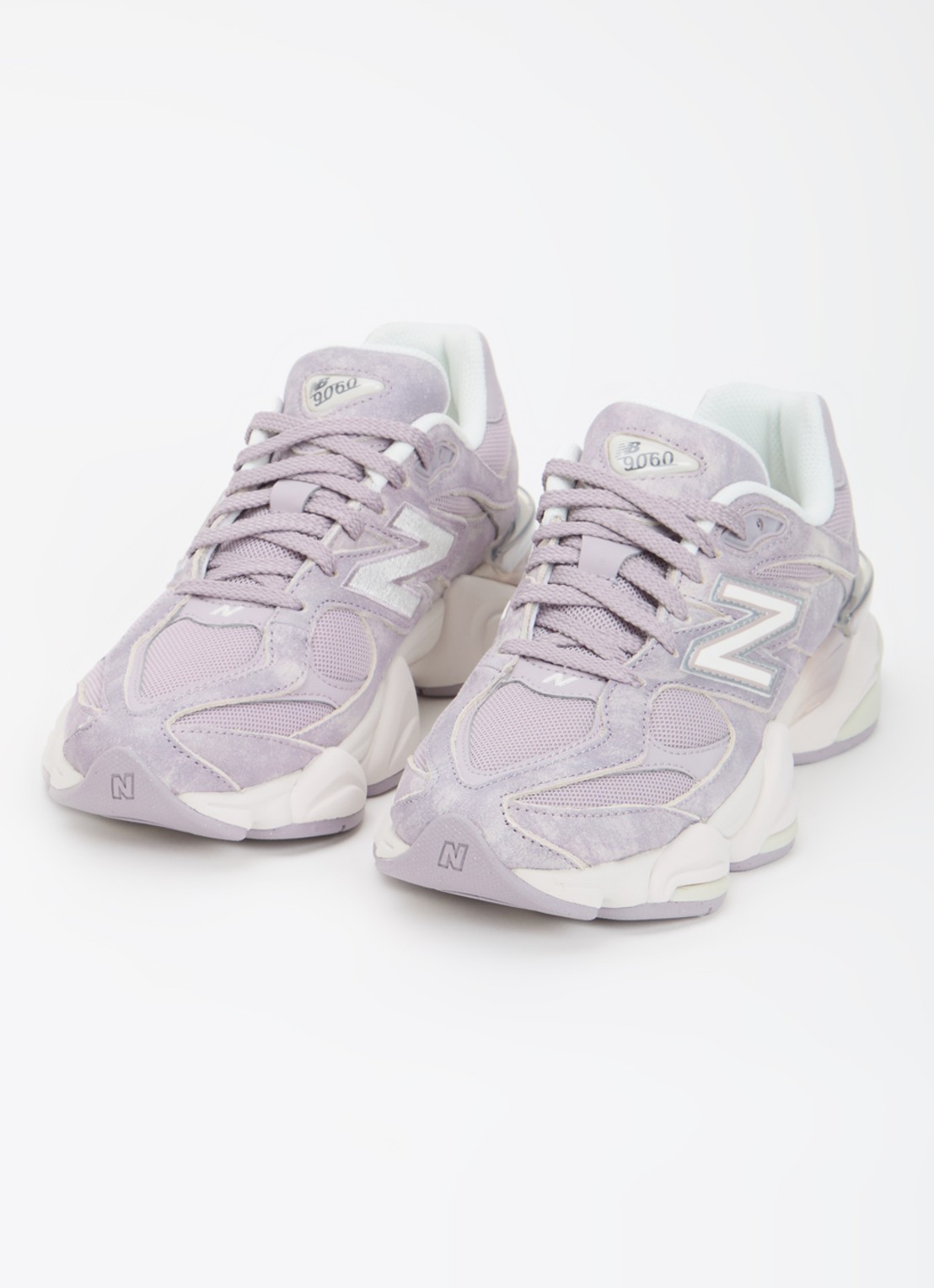 New Balance 9060 sneaker van suède met logo - detail 2 lavendel