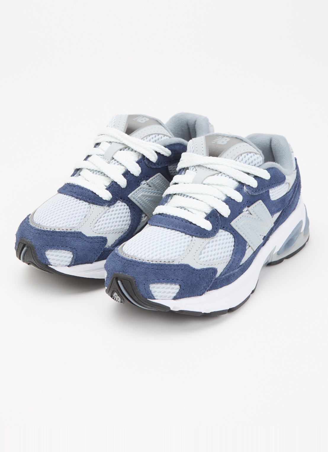 New Balance Abzorb 2010 sneaker van suède met details van mesh - voorkant 3 donkerblauw