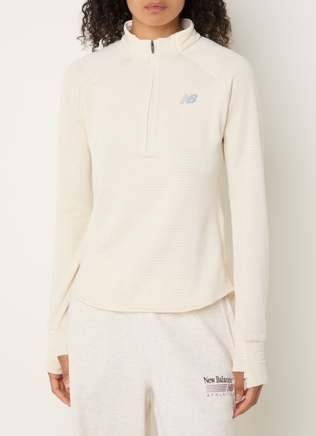 New Balance Athletics Heat pullover met halve rits en logo - detail 3 creme